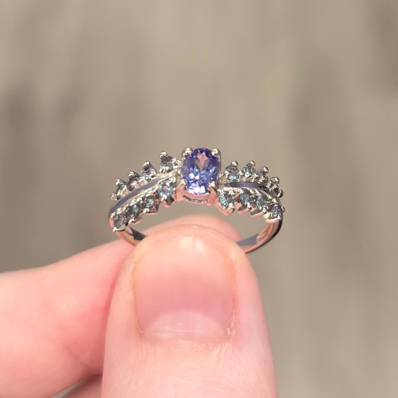 Vintage 10K White Gold Tanzanite & Alexandrite Ring - Size 7.25 - Picture 3 of 11